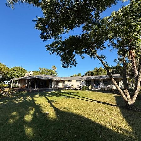 Somer House Guest Suites Somerset West Buitenkant foto