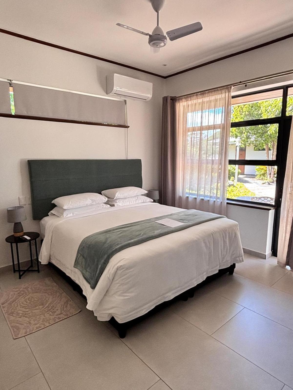 Somer House Guest Suites Somerset West Buitenkant foto